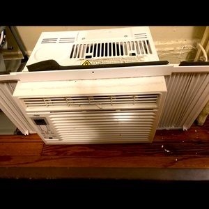 Good condition AC brand new used only once